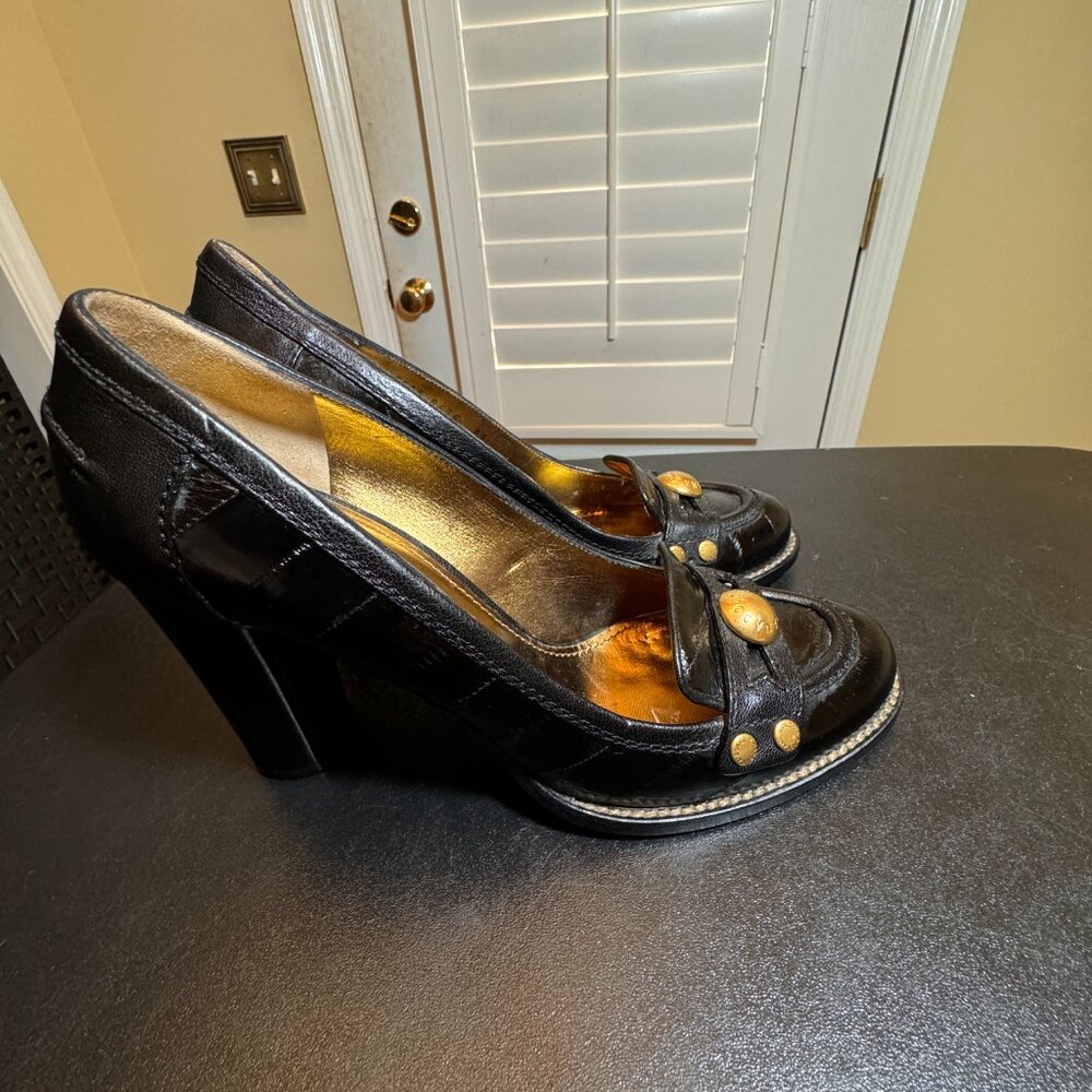 Dolce & Gabbana black pump with gold tone hardware size 39 - Picture 3 of 12
